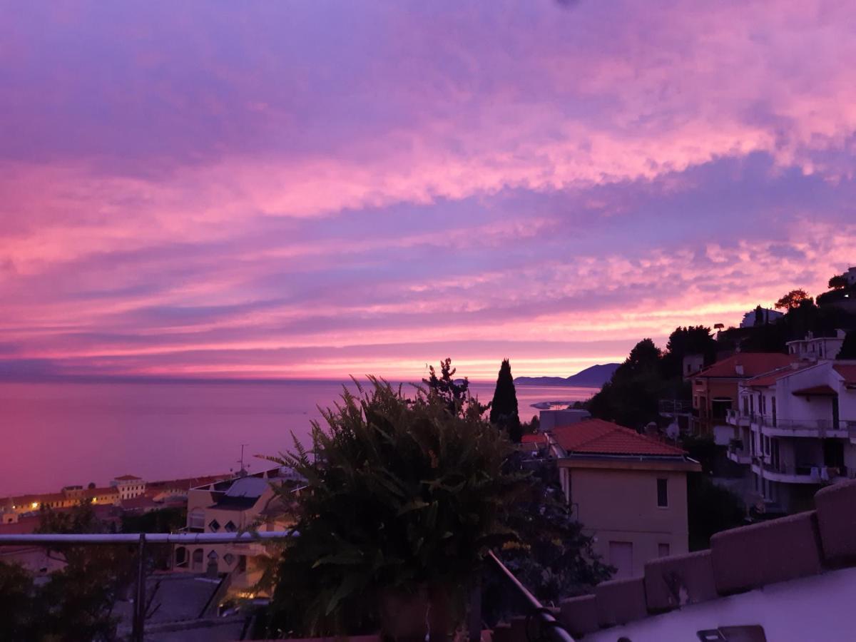 Bressa De Ma Affittacamere, Room & Breakfast Pietra Ligure Eksteriør bilde