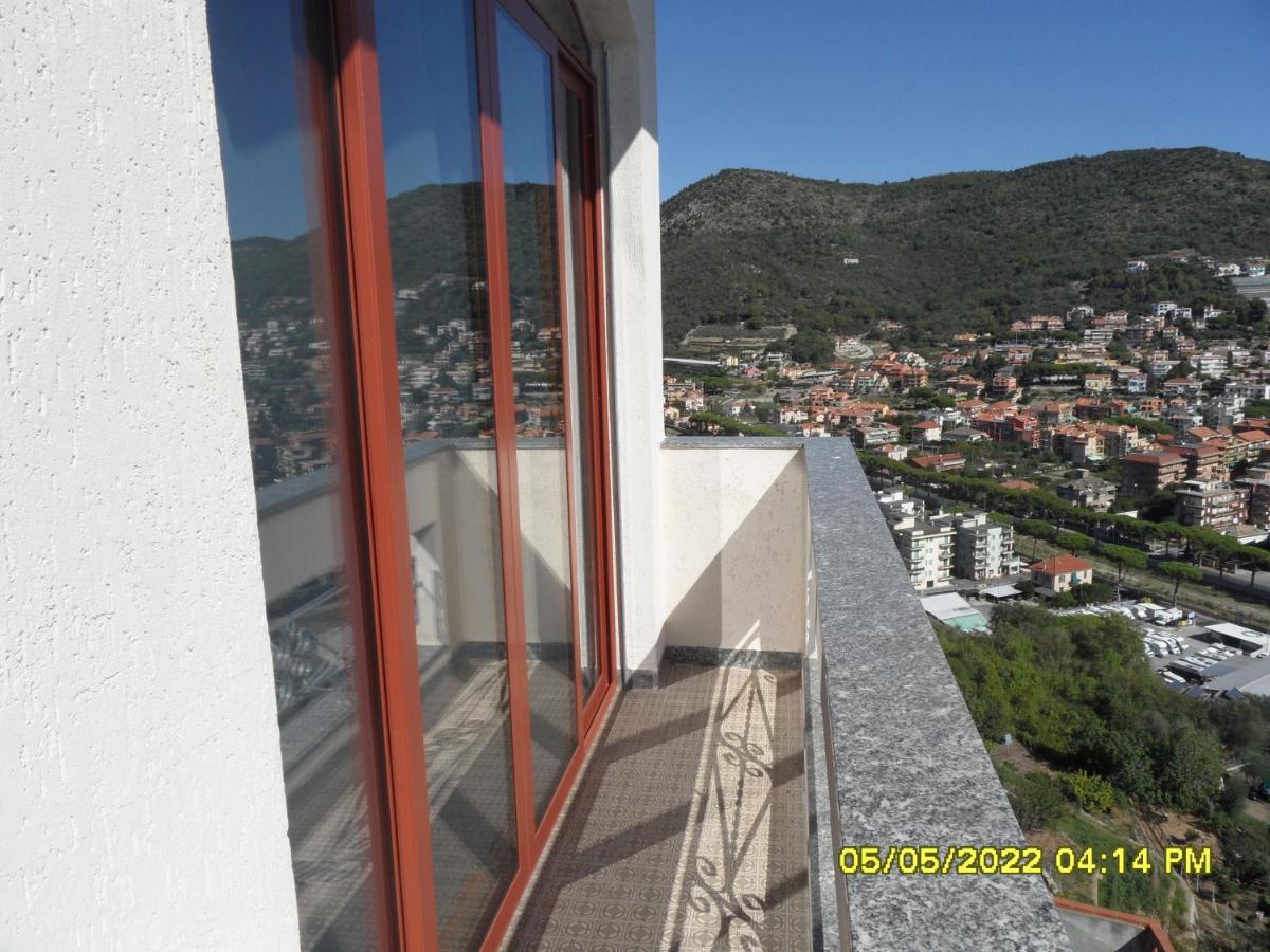 Bressa De Ma Affittacamere, Room & Breakfast Pietra Ligure Eksteriør bilde