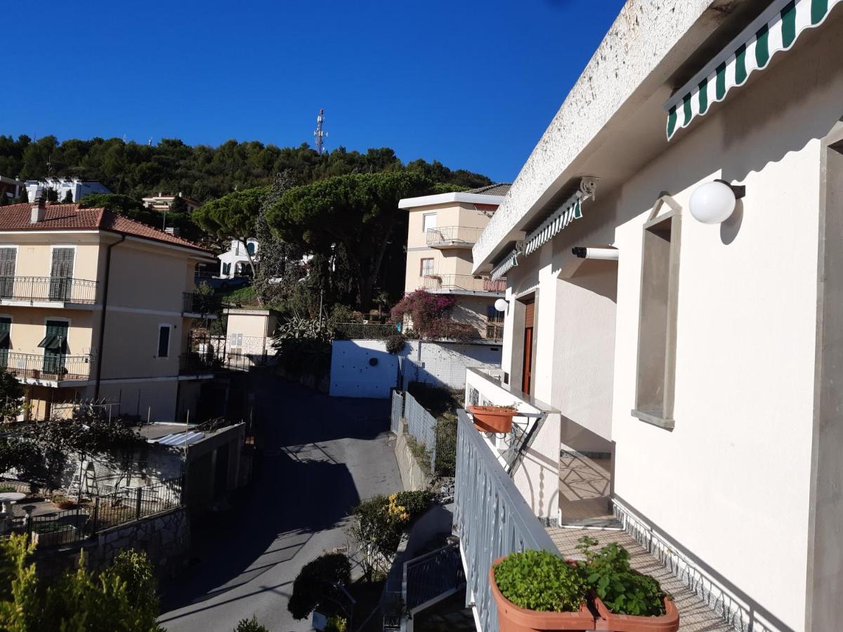 Bressa De Ma Affittacamere, Room & Breakfast Pietra Ligure Eksteriør bilde